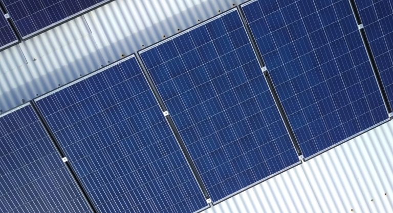 Solar Panels for Home Roof: Costs, Roof Suitability, and Key Risks