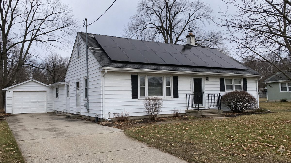 Solar panels roof maintenance guide