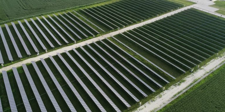 Pros and cons of solar panels on roof 1